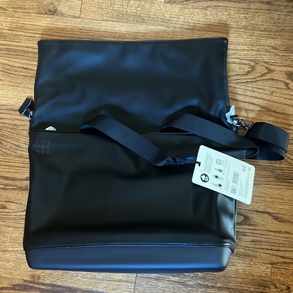 Moleskine Black Vertical Weekender NWT - Picture 6 of 7